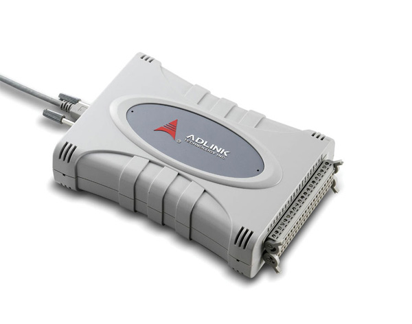 USB-1901 vs PCIe-1816：多设备级联的延迟与精度实测对比