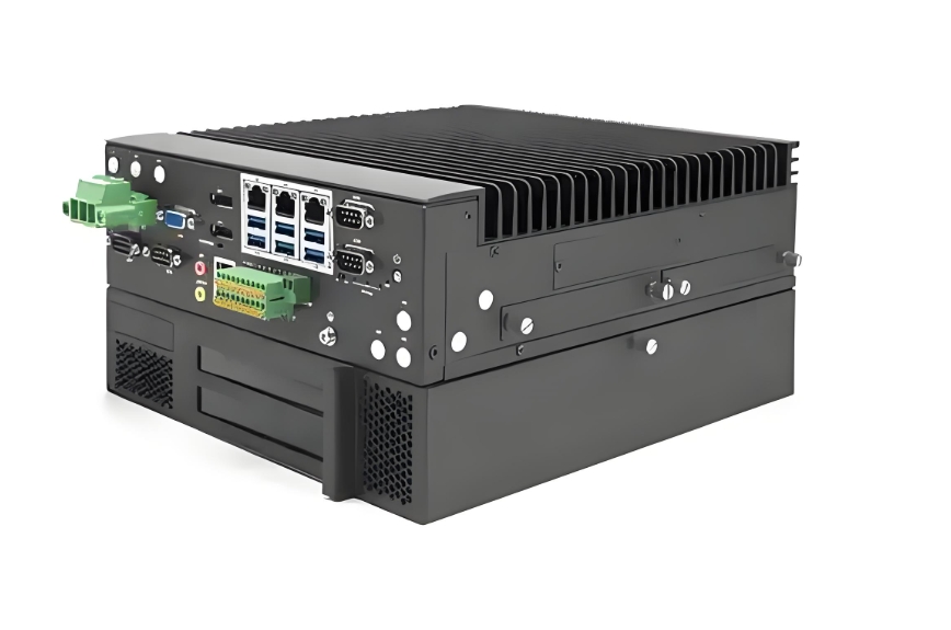 工业电脑的进化从基础控制到智能决策的跨越